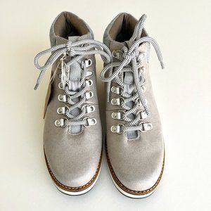 Women's White Mountain Clifton Casual Hiking Boots Silver/Ivory Size 7 NWT